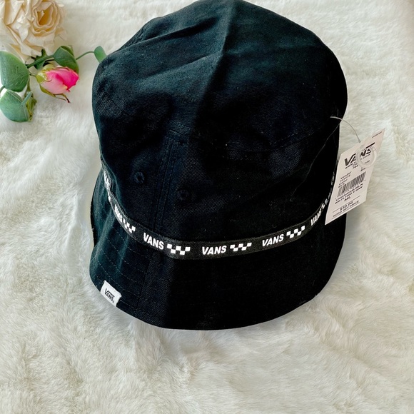 New with tags VAN’S logo BUCKET HAT. Black with logo all around & on side & back - Picture 3 of 4